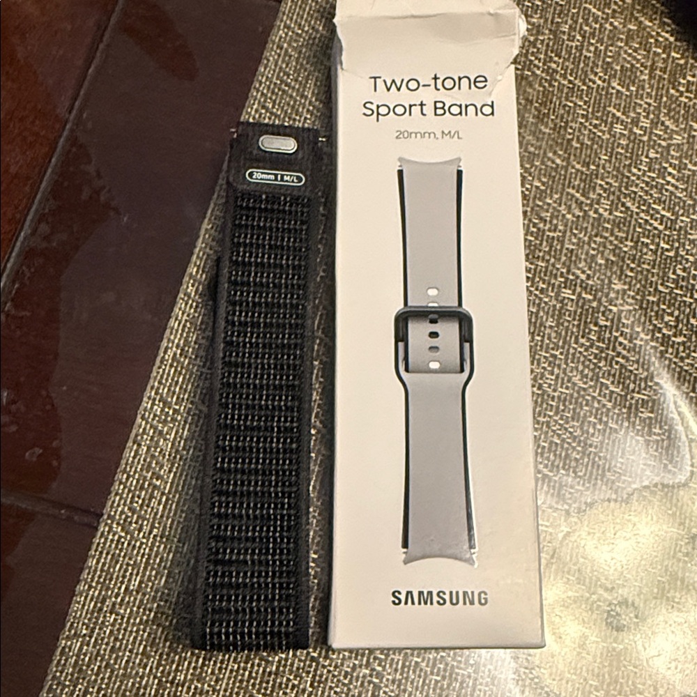 Samsung Two-tone Sport Band - Black and Gray